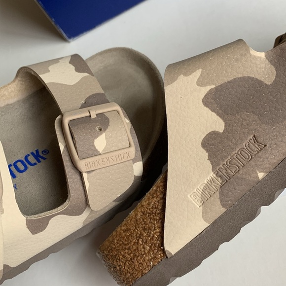 NIB BIRKENSTOCK Arizona Desert Soil Grey Taupe 2 Strap Sandal Size 35 Birko Flor - Picture 9 of 10